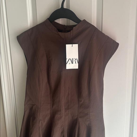 ZARA MINI GODET DRESS
ZW COLLECTION
Zara Chocolate Brown Mini Dress
21 - Picture 6 of 11